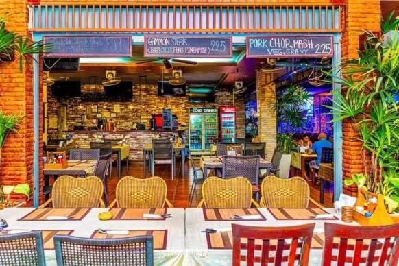 Jolly Guesthouse & Restaurant Pattaya Exterior photo